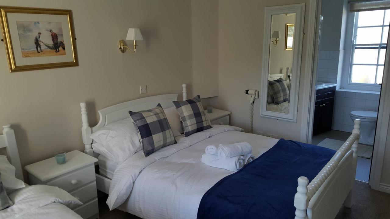 Central Bar Guesthouse Cushendall Exteriér fotografie